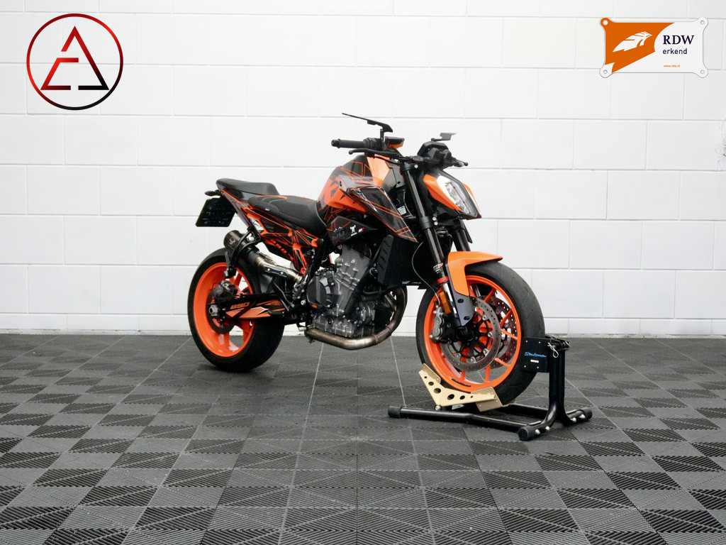 KTM  890 Duke GP ABS 1e Eigenaar - IX uitlaat - Fabrieksgarantie 52914700-0.jpg | Elevate Automotive